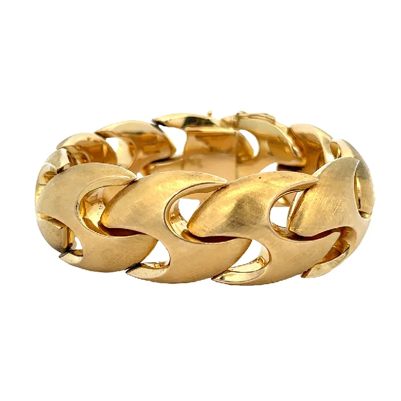 gothic-inspired bear claw bracelet-Statement 18k Yellow Gold Bracelet with Florentine Finish